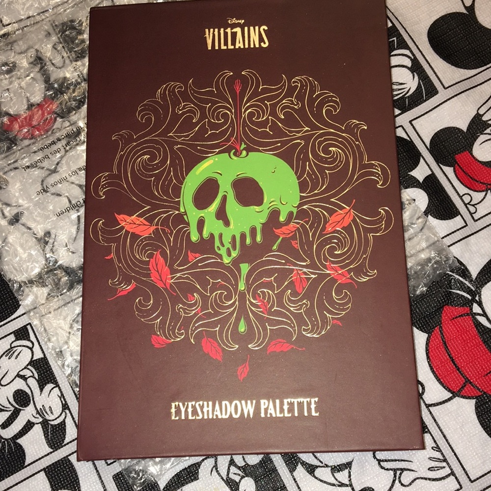 HP🎊🎊Disney Villains Poison Apple Eyeshadow Palette - Picture 3 of 9